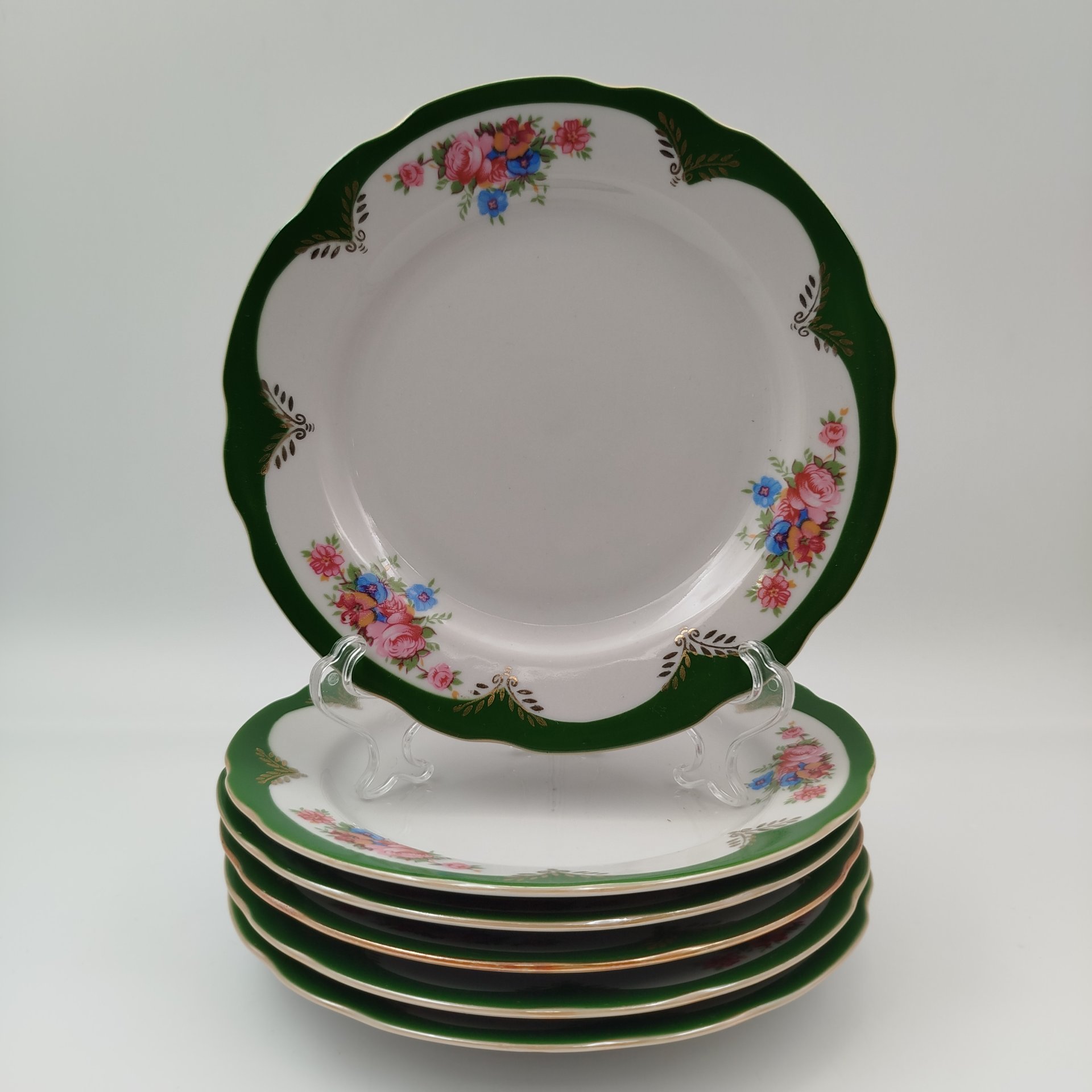 Набор из 6-пирожковых тарелок, из сервиза "Воспоминание", фарфор, деколь, золочение, Дулевский фарфоровый завод (Дулёво), Российская Федерация, 1999 г.