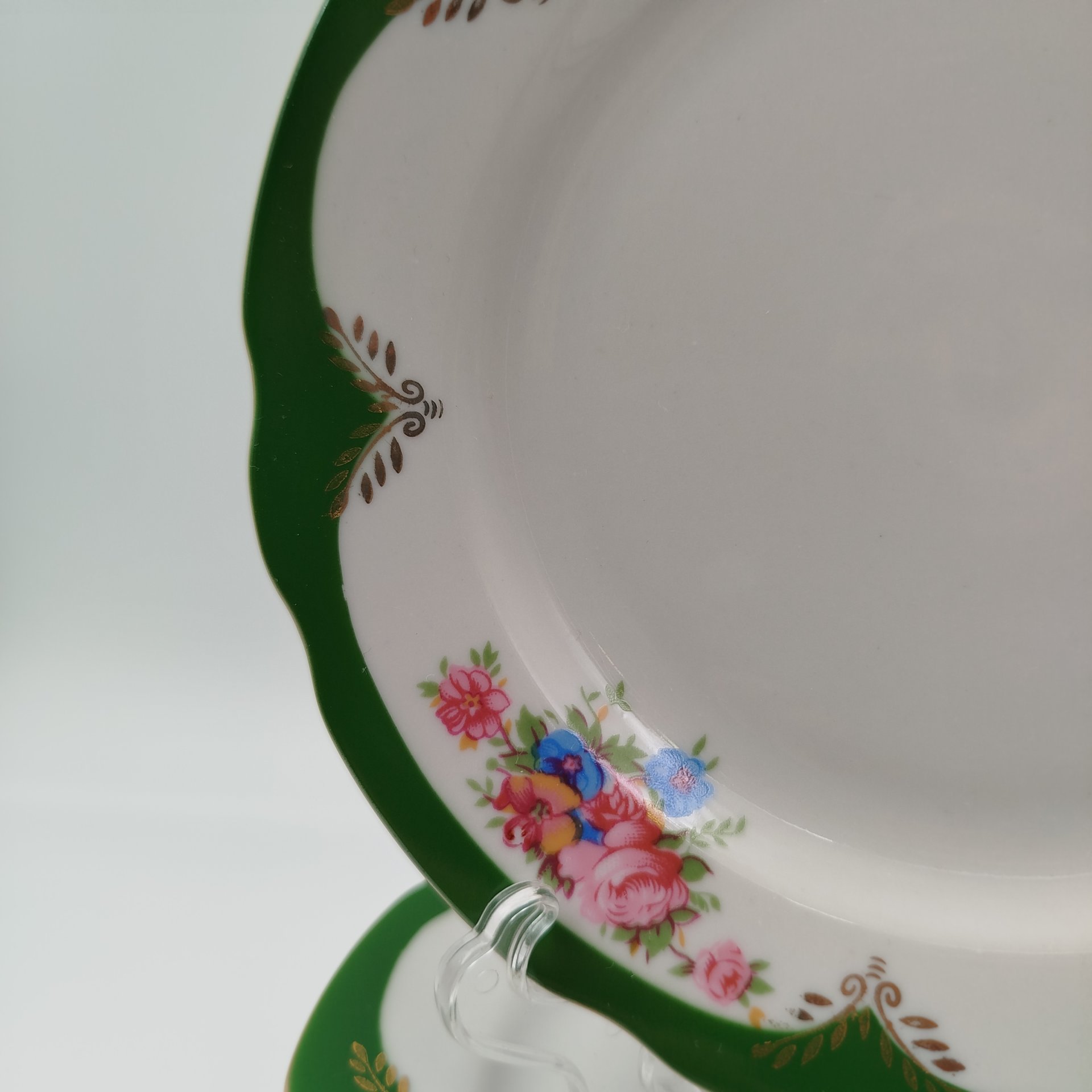 Набор из 6-пирожковых тарелок, из сервиза "Воспоминание", фарфор, деколь, золочение, Дулевский фарфоровый завод (Дулёво), Российская Федерация, 1999 г.