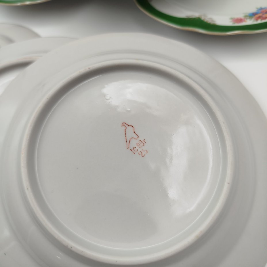 Набор из 6-пирожковых тарелок, из сервиза "Воспоминание", фарфор, деколь, золочение, Дулевский фарфоровый завод (Дулёво), Российская Федерация, 1999 г.