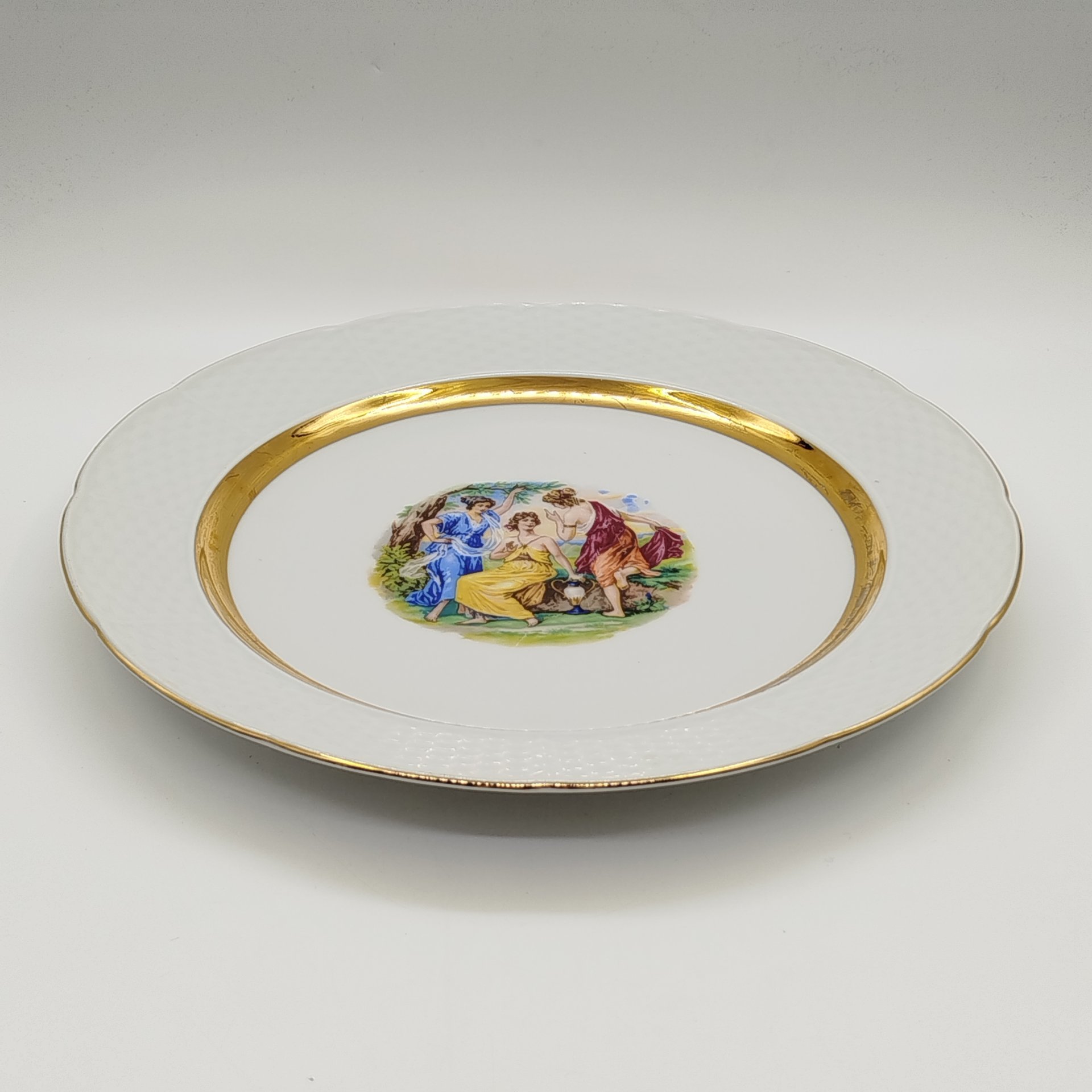 Блюдо сервировочное "Мадонна", фарфор, деколь, золочение, Thun (Тун), Чехословакия, 1970-1990 гг.