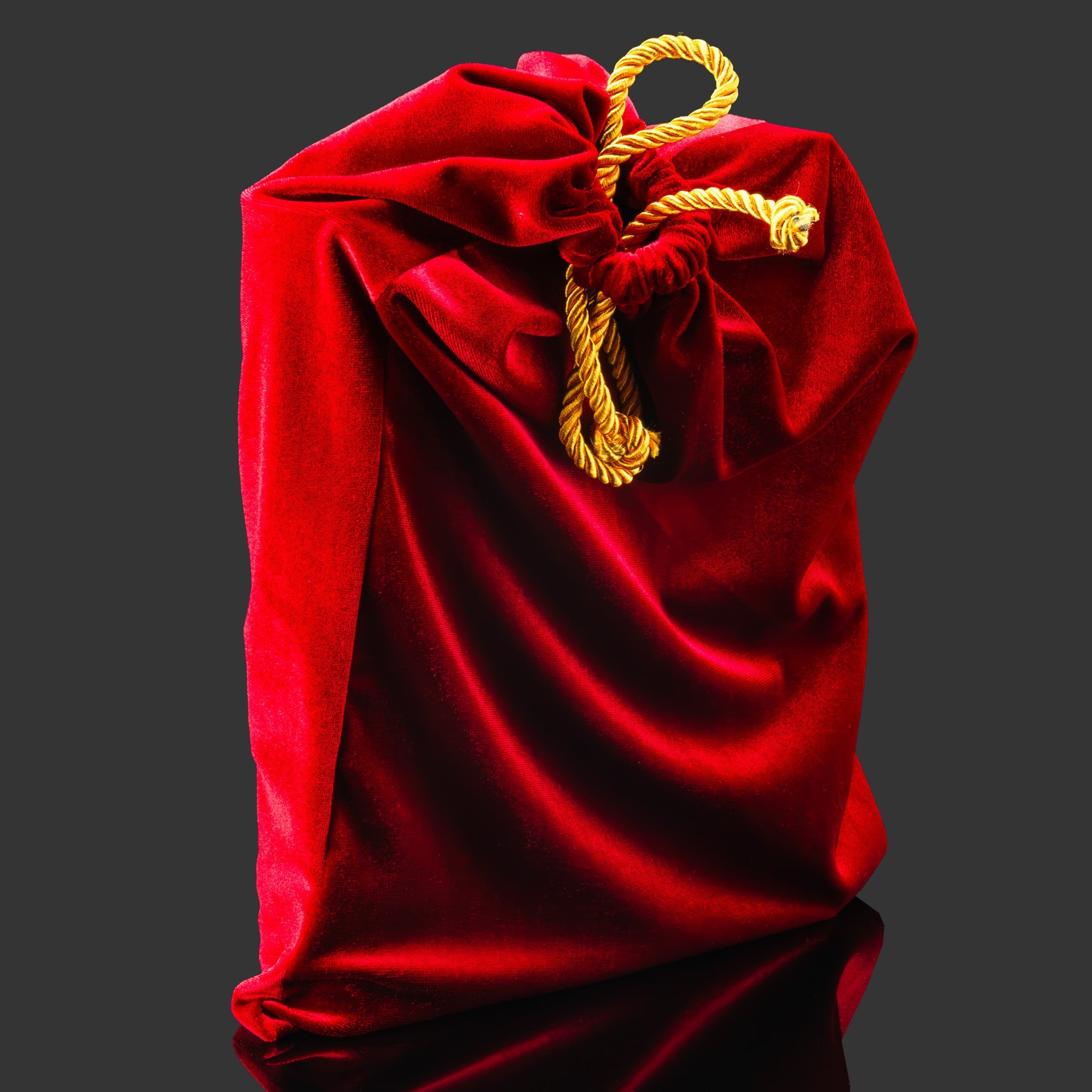 Книга в кожаном переплете "История русской живописи", бумага, кожаный переплет, тиснение, золочение, обрез с принтом, в бархатной подарочной упаковке, Российская Федерация, 2025 г.