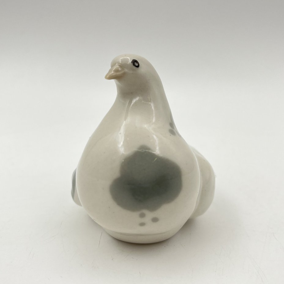 Статуэтка "Голубь", автор формы и росписи Э.М. Криммер