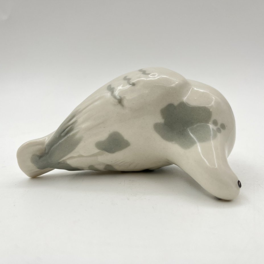 Статуэтка "Голубь", автор формы и росписи Э.М. Криммер