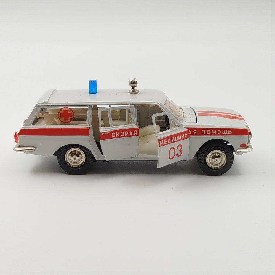 Масштабная модель "Волга ГАЗ-24-02 модель А24 Скорая медицинская помощь", металл, пластик, СССР, 1970-1990 гг.