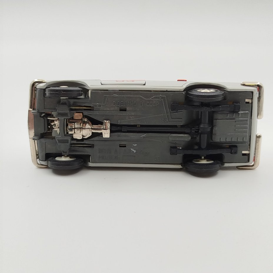 Масштабная модель "Волга ГАЗ-24-02 модель А24 Скорая медицинская помощь", металл, пластик, СССР, 1970-1990 гг.