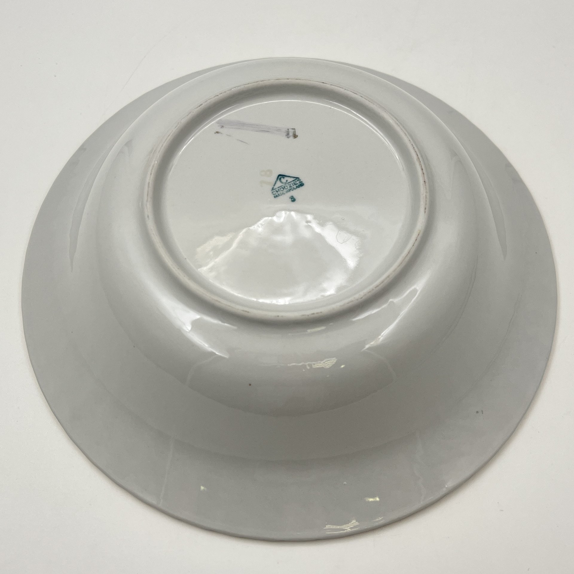 Салатник, украшенный изображением розы