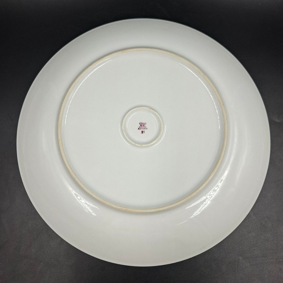 Блюдо круглое с цветочным декором в розово-зеленой гамме, фарфор, печать, Epiag Royal Czechoslovakia, Чехословакия, 1970-1990 гг.