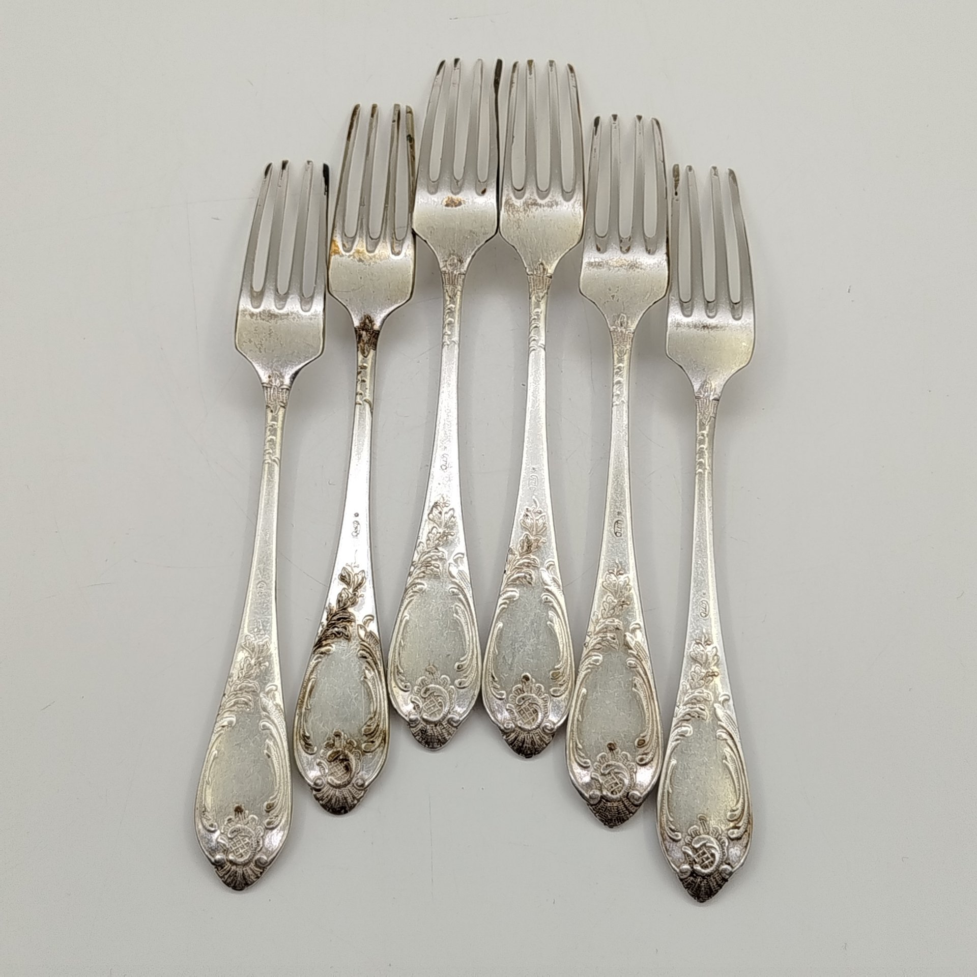 Набор из шести десертных вилок с растительным декором