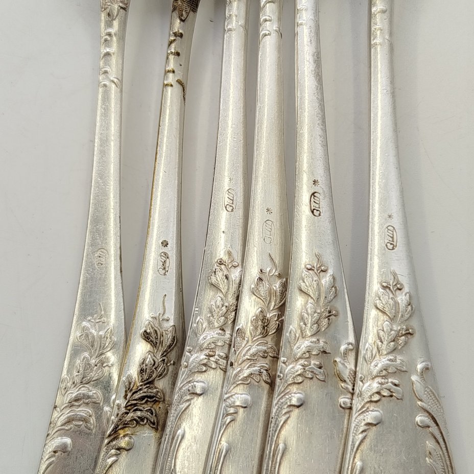 Набор из шести десертных вилок с растительным декором