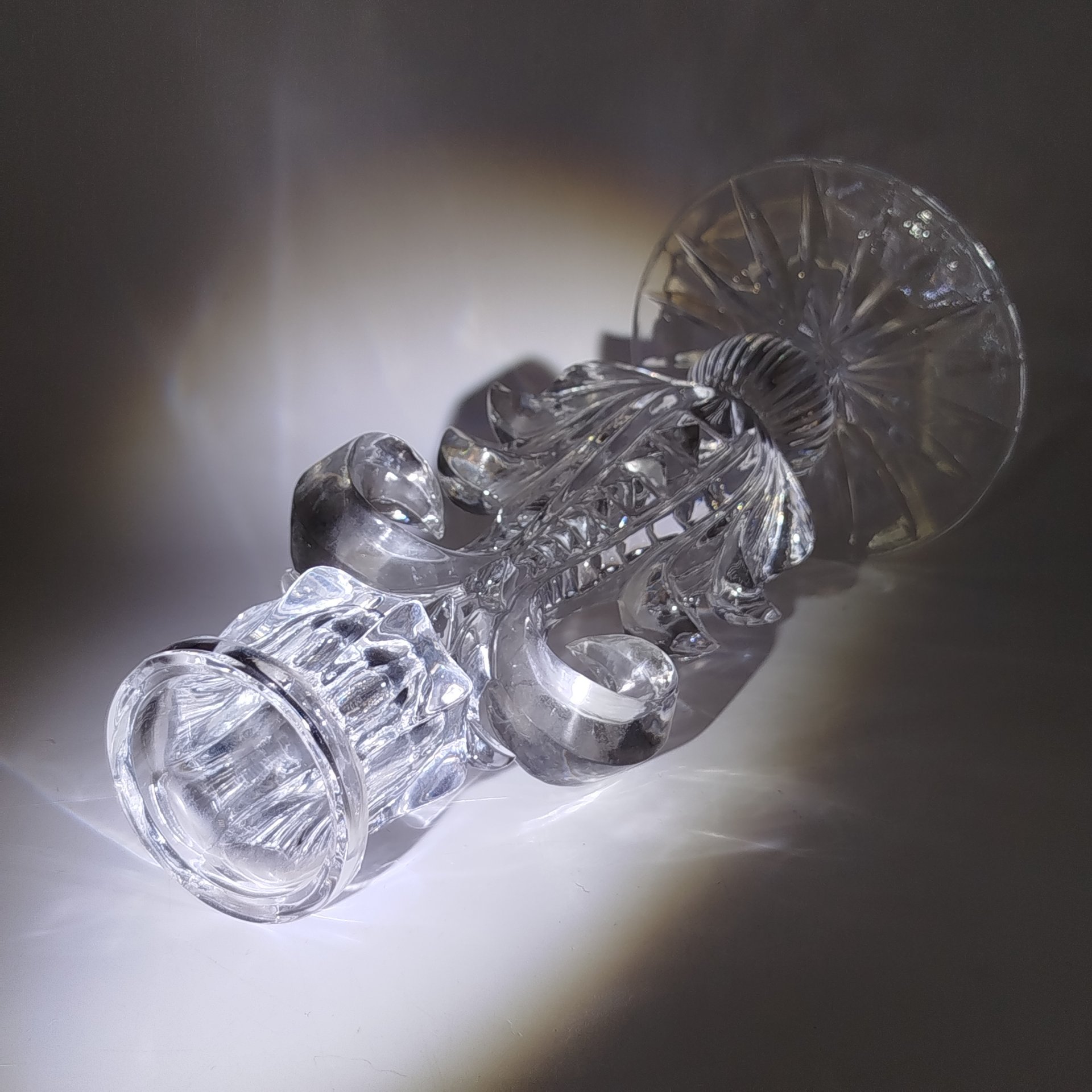 Подсвечник в виде цветка, стекло, Гусевской хрустальный завод (Гусь-Хрустальный), Россия, 1990-2020 гг.