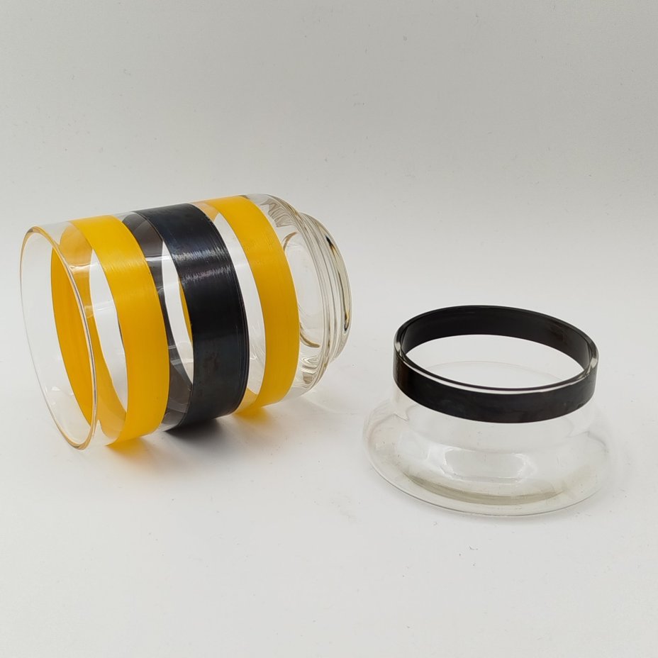 Стакан с крышкой