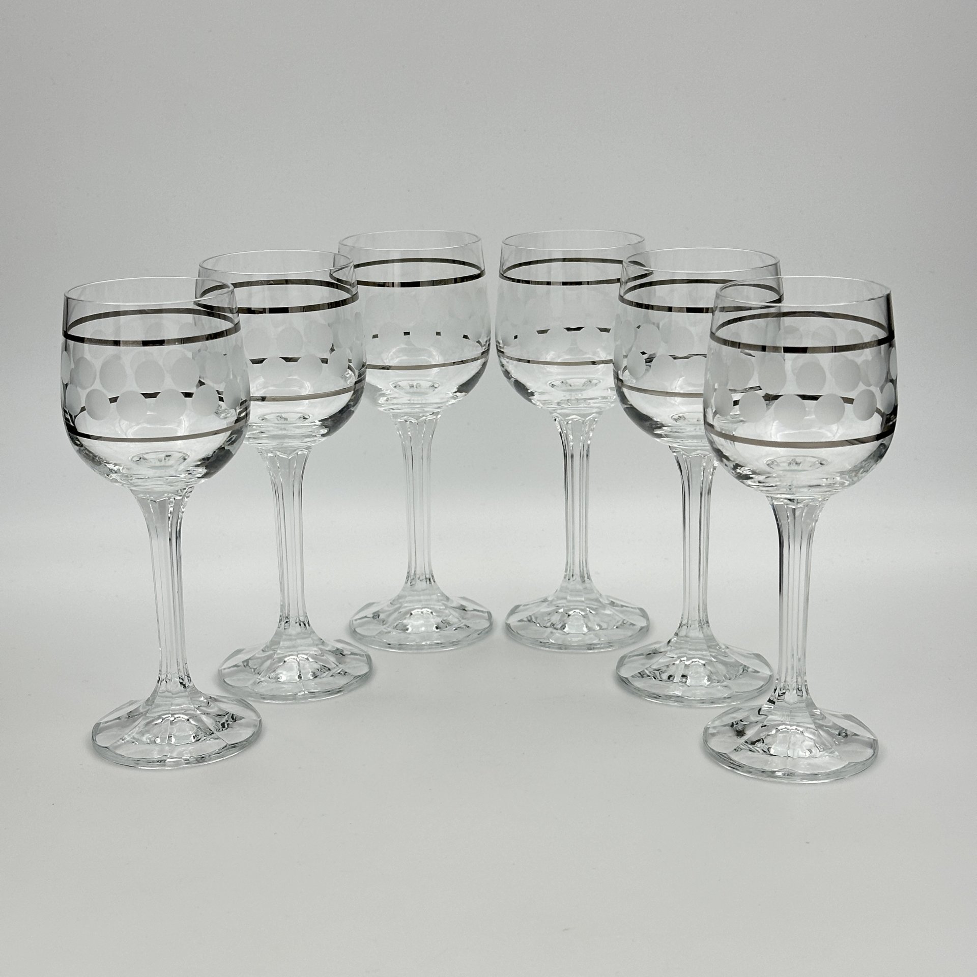 Набор рюмок на фигурной ножке на 6 персон, украшенные декором "горошек", Bohemia Glass