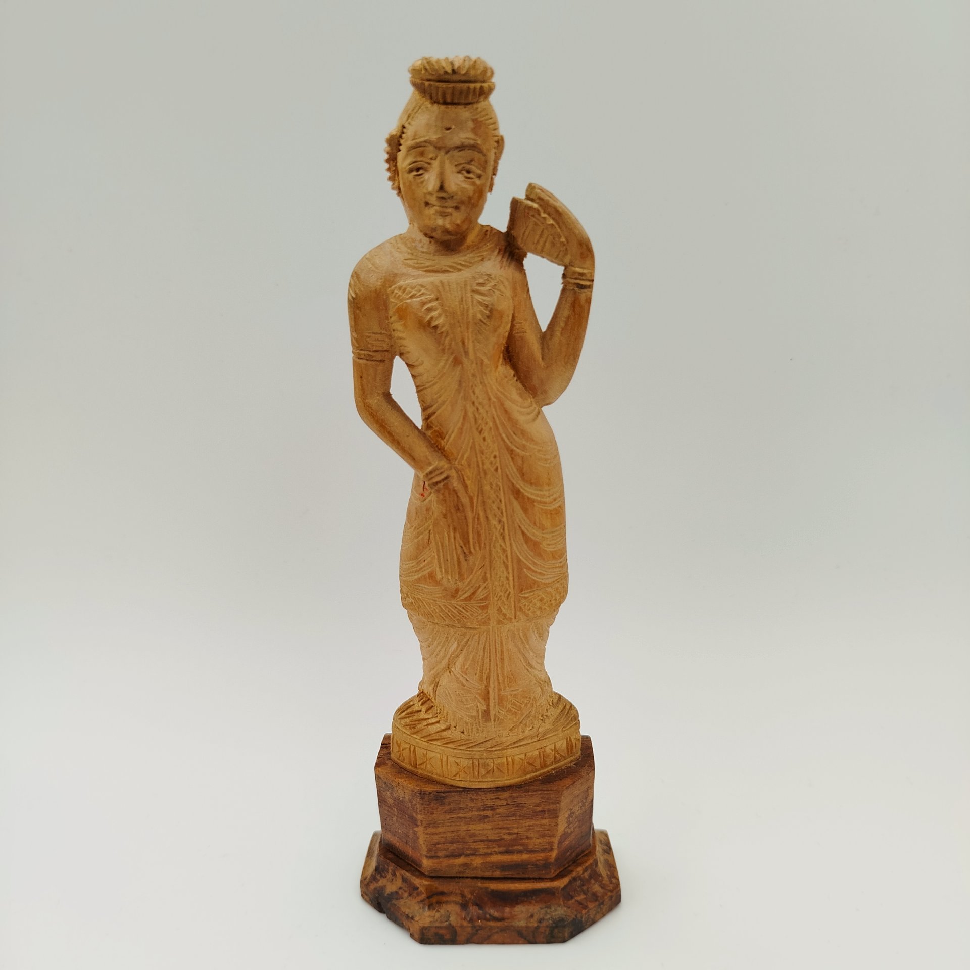 Статуэтка "Индианка", дерево, резьба, Индия, 1970-1990 гг.