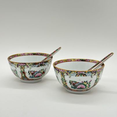 Набор из 2-х пиал с ложками с изображением цветов и насекомых, фарфор, роспись, золочение, Китай, 1970-1990 гг.