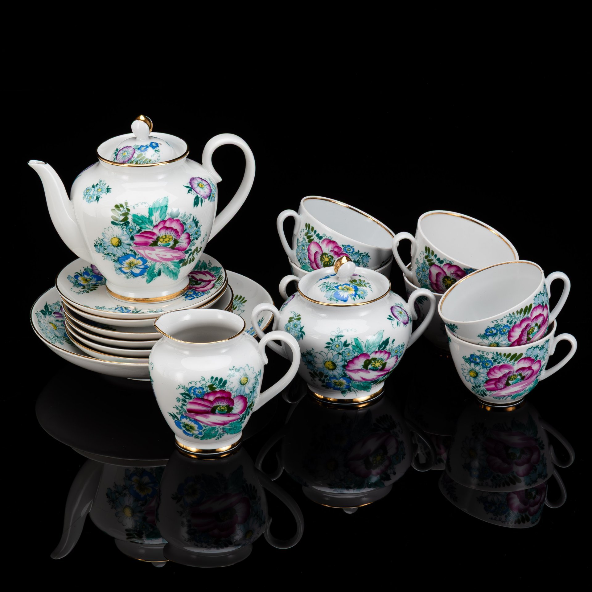 Сервиз чайный "Полевые цветы", автор формы "Весенняя" Яковлева С.Е., на 6 персон (16 предметов)