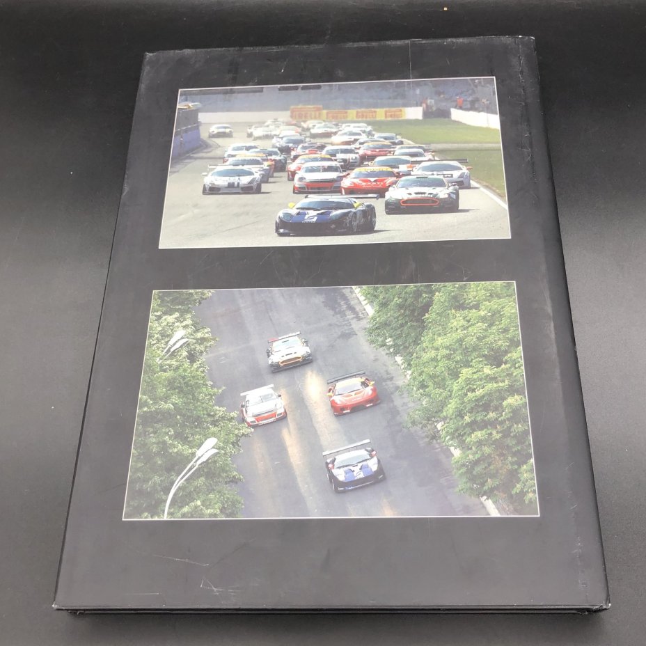 Книга с иллюстрациями в суперобложке "FIA GT Championship and FIA GT3 European Championship 2007"
