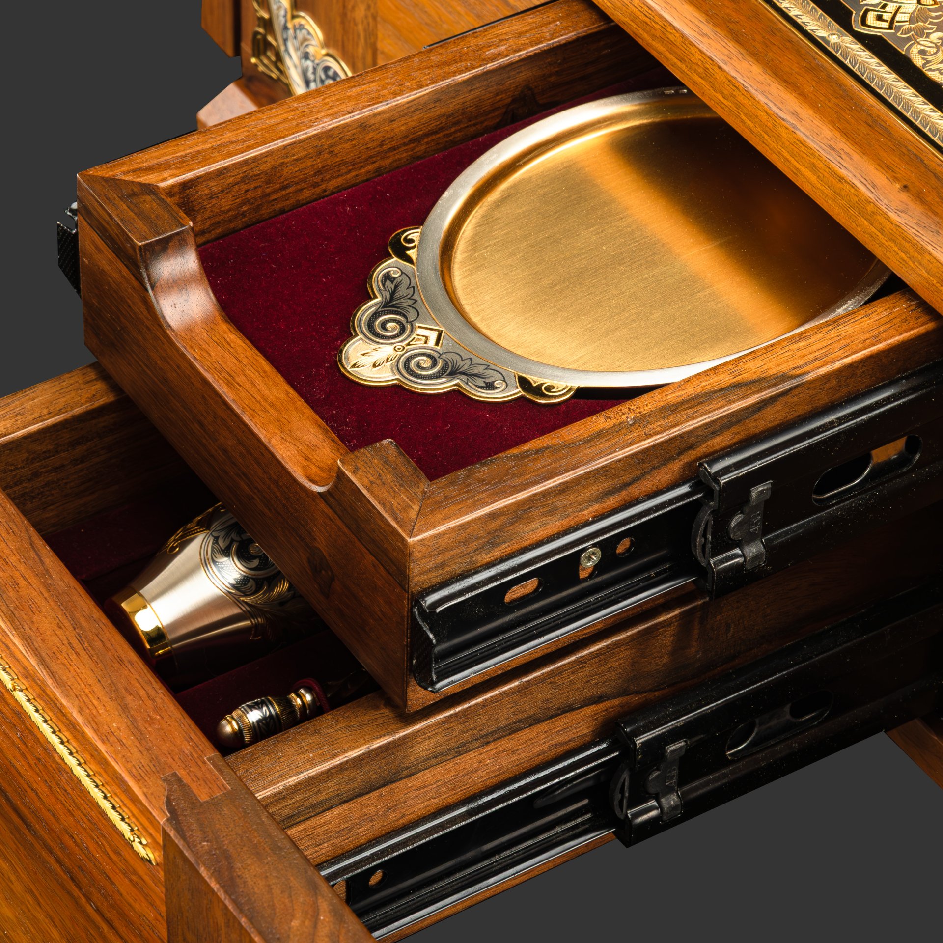 Мини-бар с шахматами "Гроссмейстер"