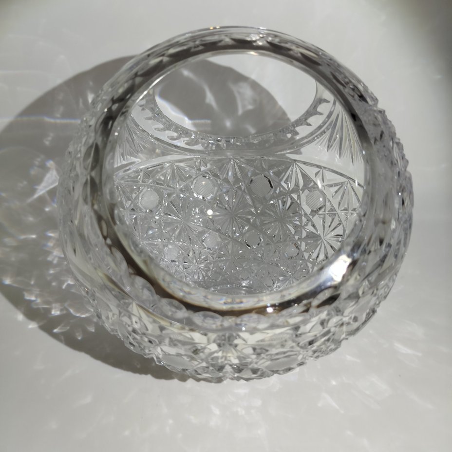 Ваза для конфет в форме корзинки