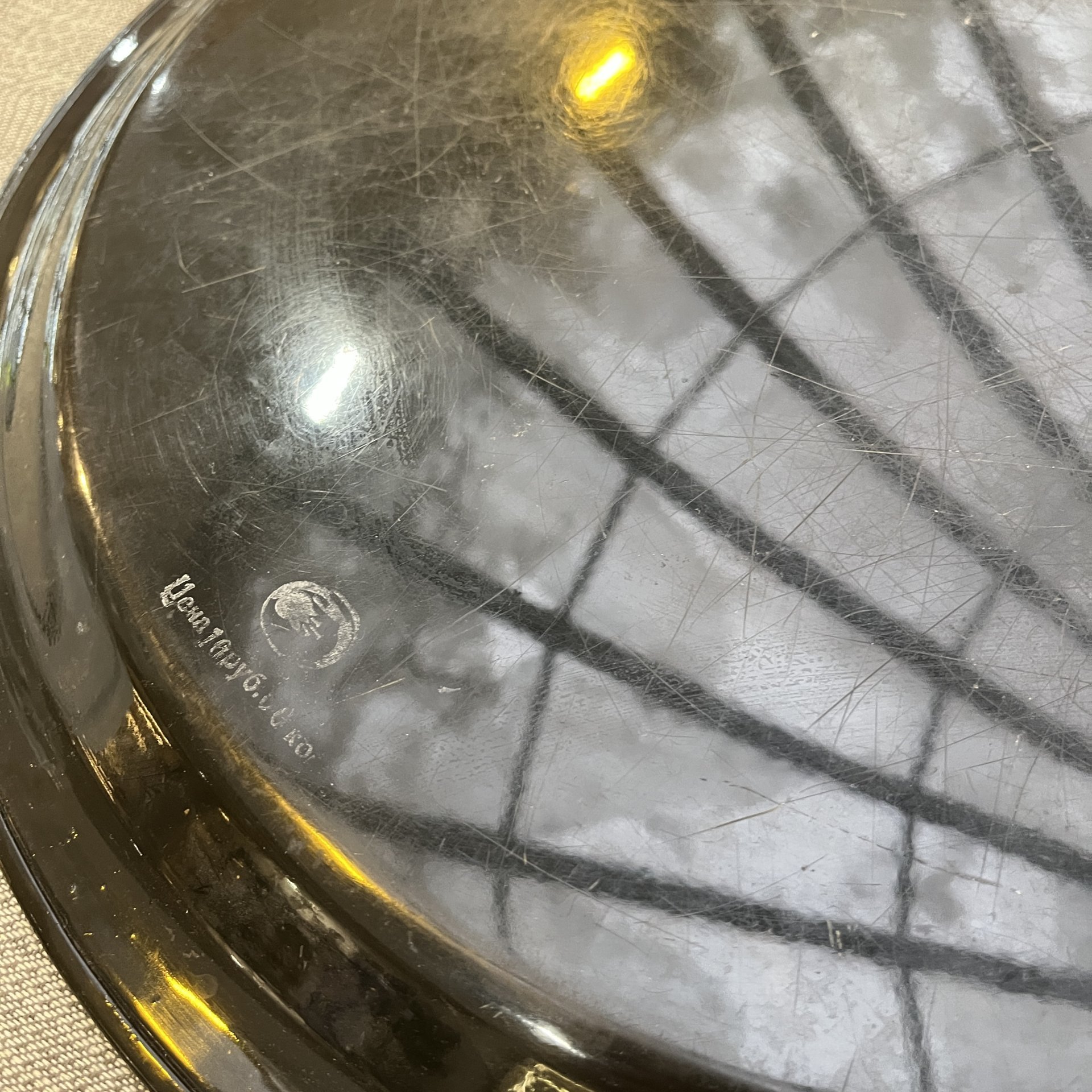 Поднос круглой формы с цветочным декором, жесть, роспись, Жостовская фабрика декоративной росписи, СССР, 1960-1980 гг.