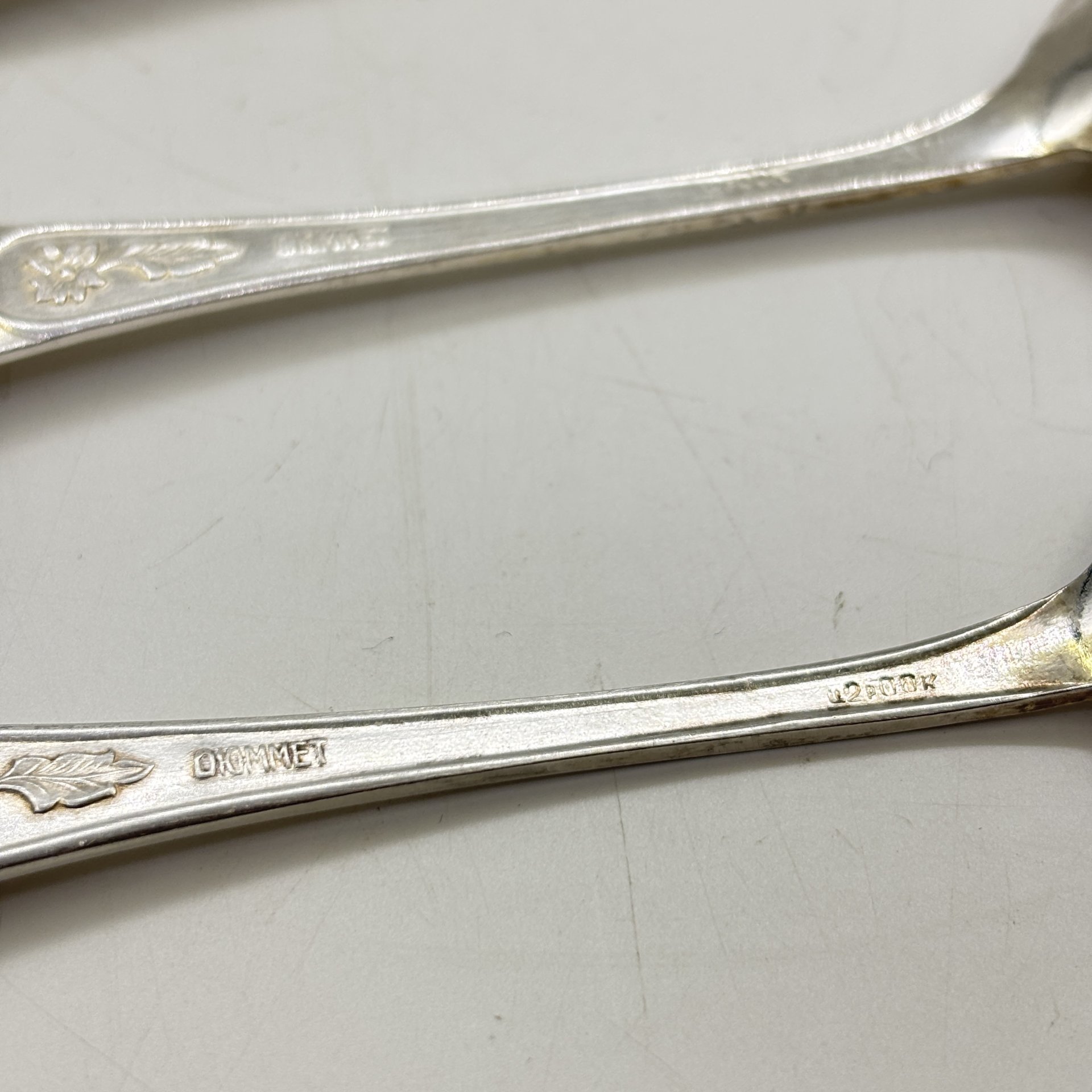 Набор из шести десертных ложек с растительным декором, мельхиор (медь-никель), Мстерская художественная фабрика  «Ювелир», СССР, 1978 г.