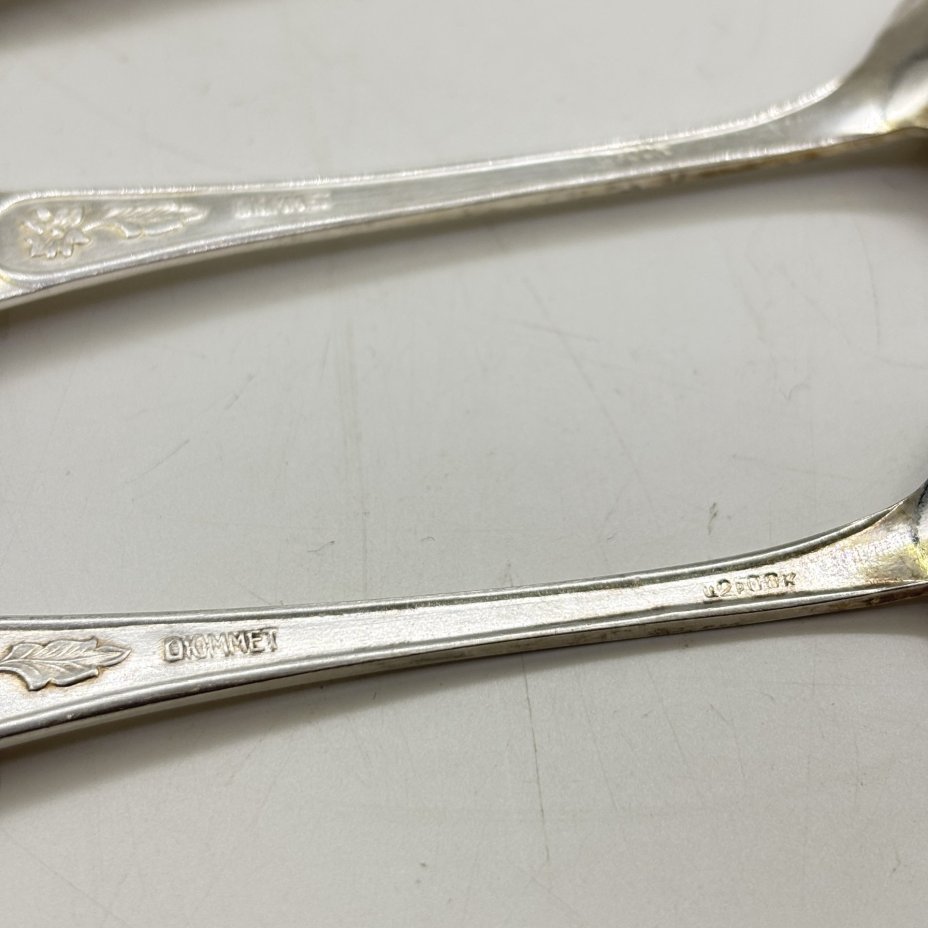 Набор из шести десертных ложек с растительным декором, мельхиор (медь-никель), Мстерская художественная фабрика  «Ювелир», СССР, 1978 г.