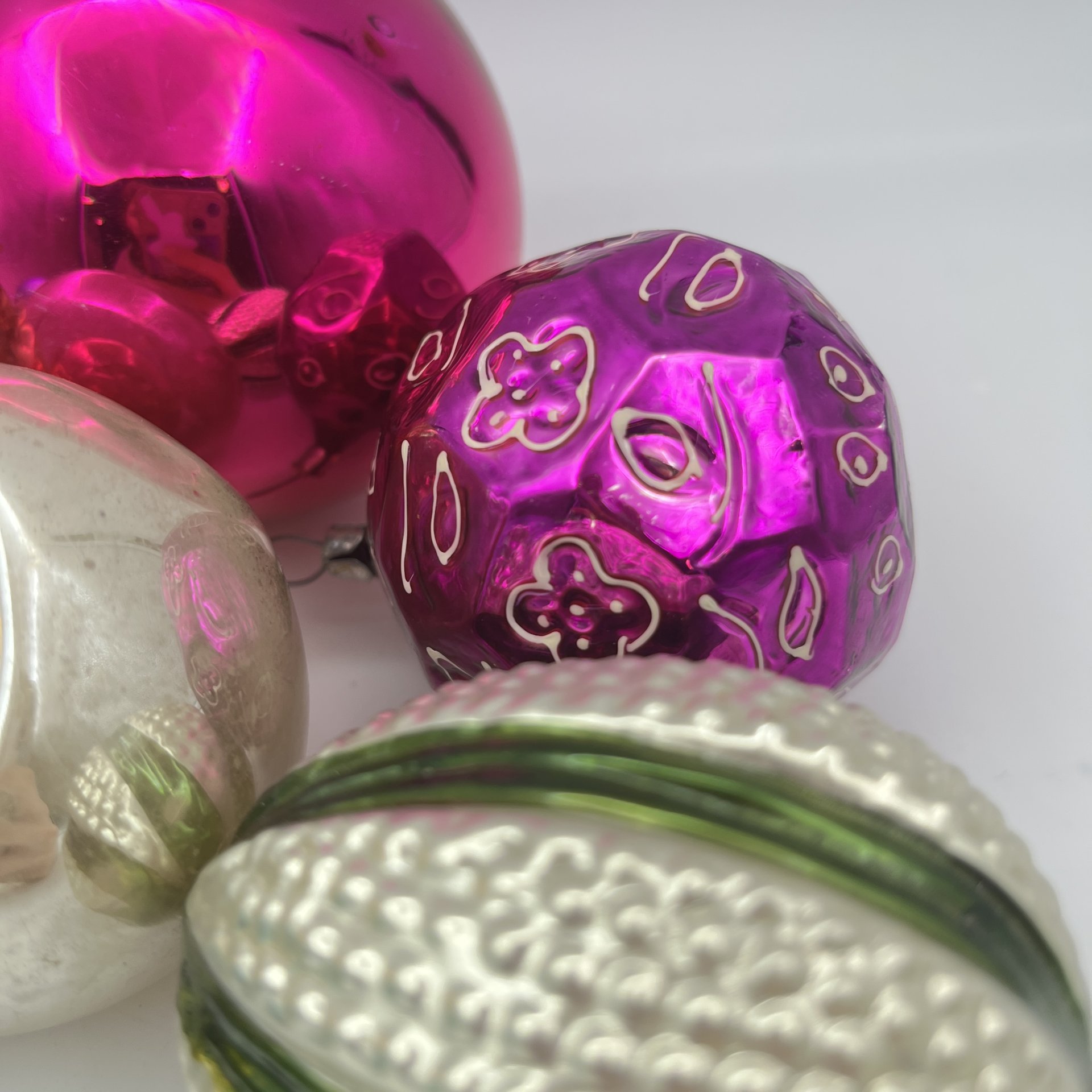 Набор подвесных ёлочных игрушек различных форм, стекло, краска, металл, СССР, 1960-1980 гг.