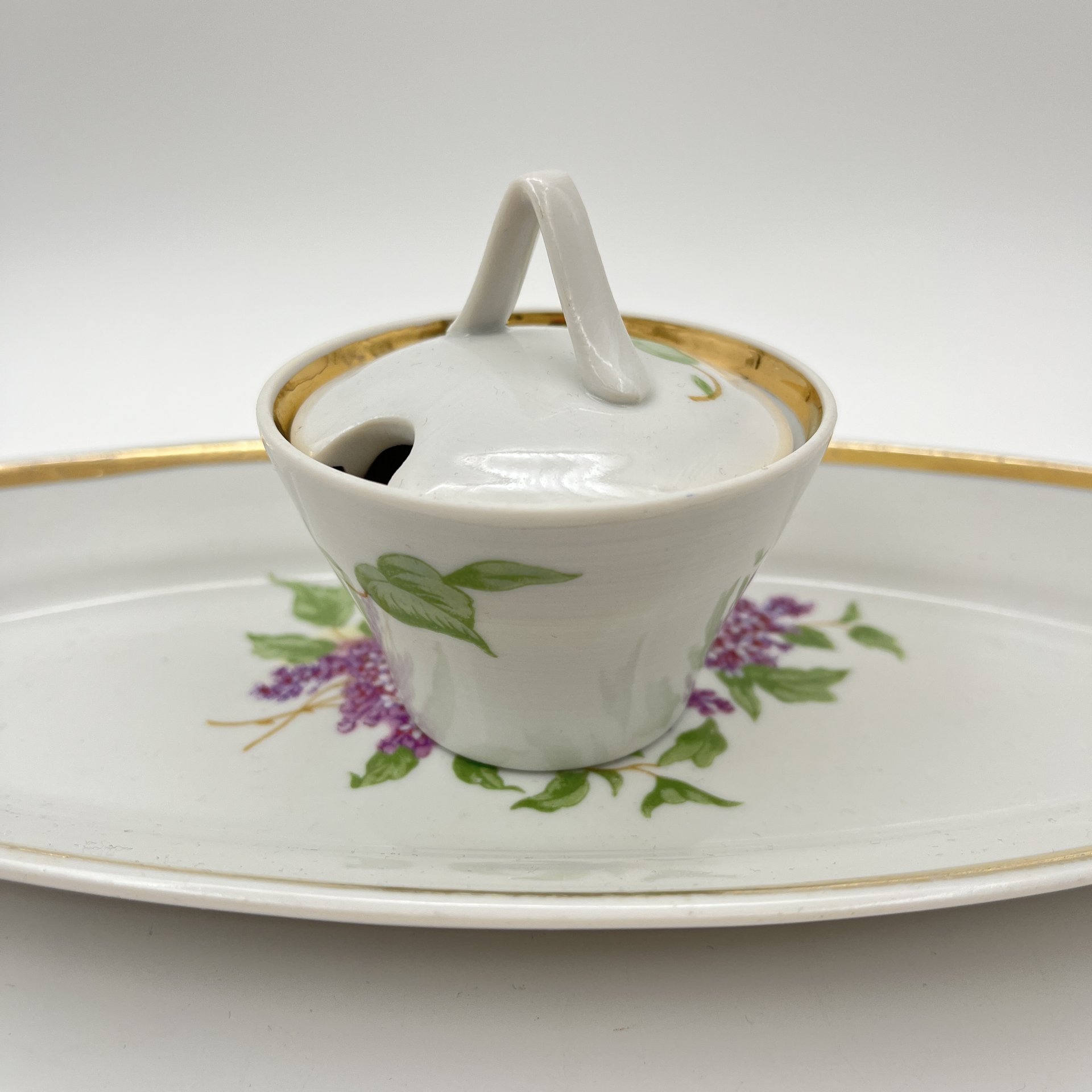 Набор для сервировки "Сирень" (селедочница и горчичница), фарфор, деколь, золочение, Дулевский фарфоровый завод (Дулёво), СССР, 1968-1991 гг.