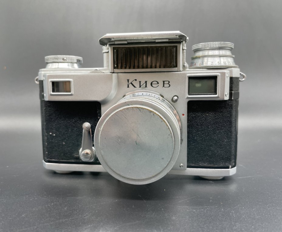 Фотоаппарат "Киев" с объективом "Юпитер 8-М" в оригинальном кофре, Киевский завод «Арсенал»