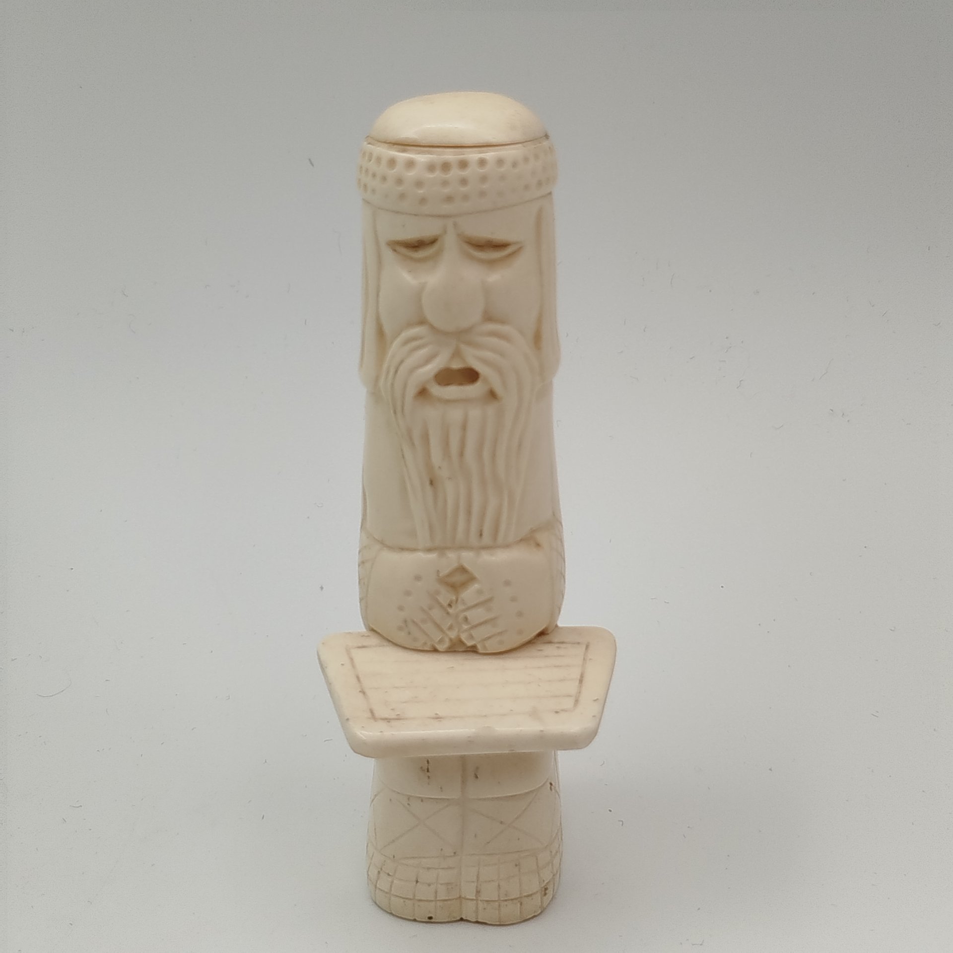 Статуэтка "Гусляр", кость, резьба, СССР, 1960-1980 гг.