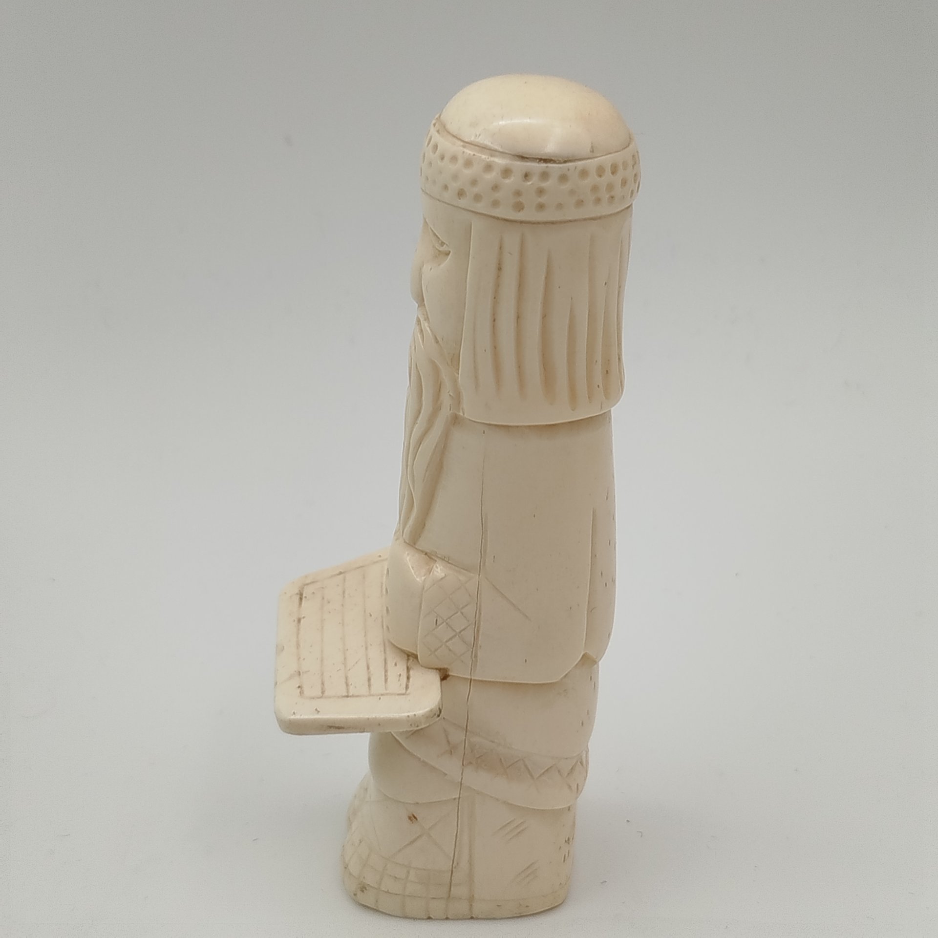 Статуэтка "Гусляр", кость, резьба, СССР, 1960-1980 гг.