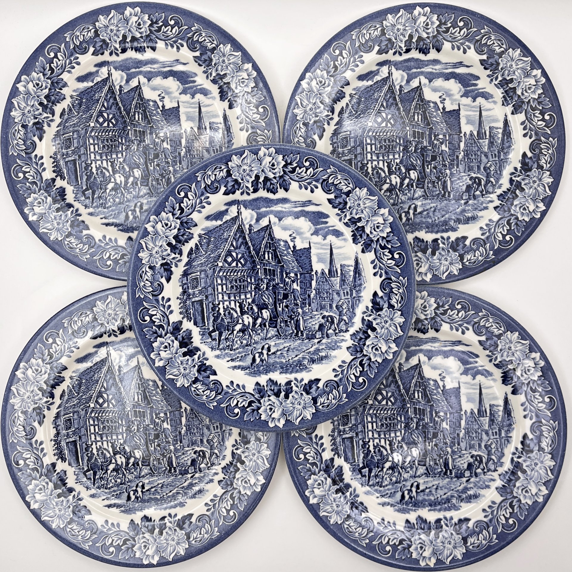 Набор обеденных тарелок "Coaching scenes" ("Сцены с каретами") на 6 персон, English Ironstone Tableware (EIT), фаянс, деколь, Великобритания, 1980-2000 гг.