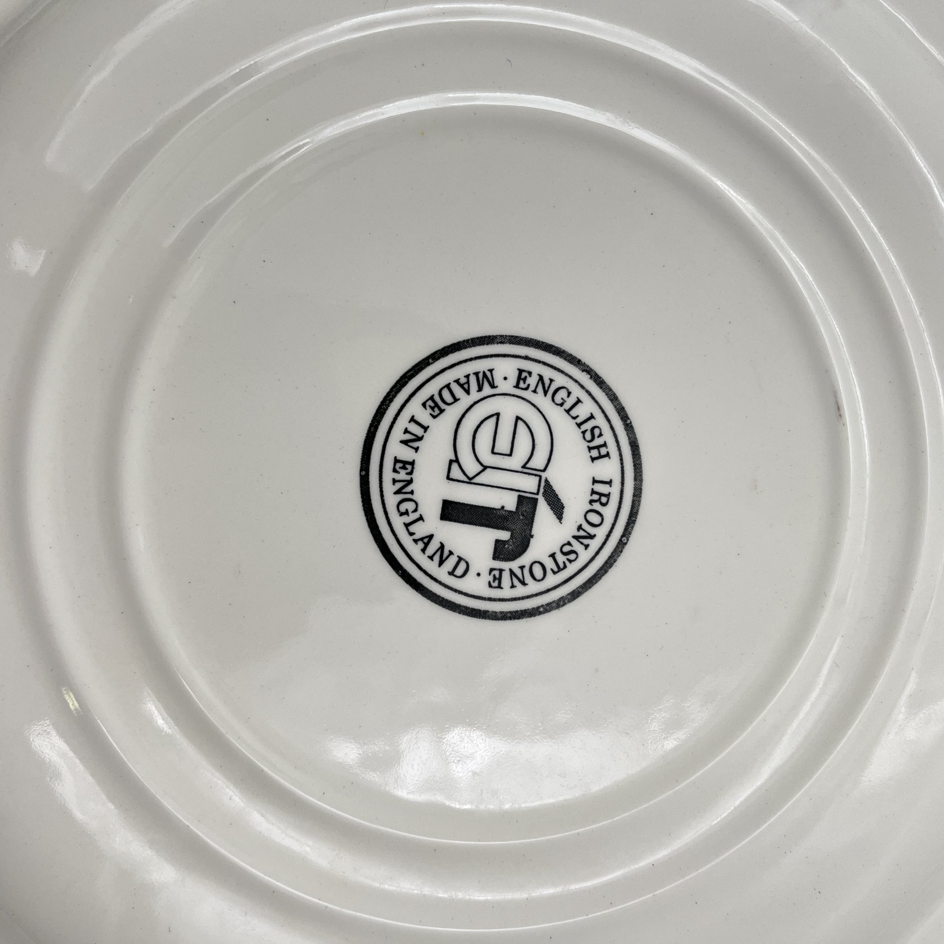 Набор обеденных тарелок "Coaching scenes" ("Сцены с каретами") на 6 персон, English Ironstone Tableware (EIT), фаянс, деколь, Великобритания, 1980-2000 гг.