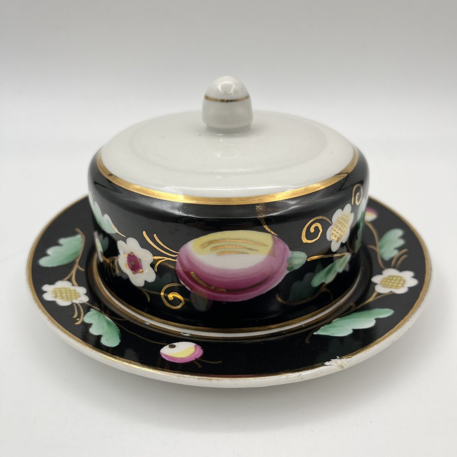 Маслёнка из сервиза "Слива", автор А.А.Чекулина