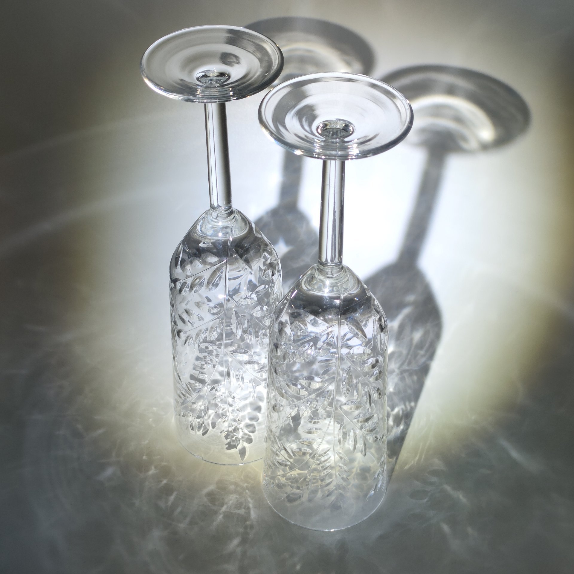 Пара бокалов "Весна", автор формы Е.В. Яновская, автор рисунка Х.М. Пыльд (Кяяр), хрусталь, алмазная грань, Ленинградский завод художественного стекла (ЛЗХС), СССР, 1980-1990 гг.