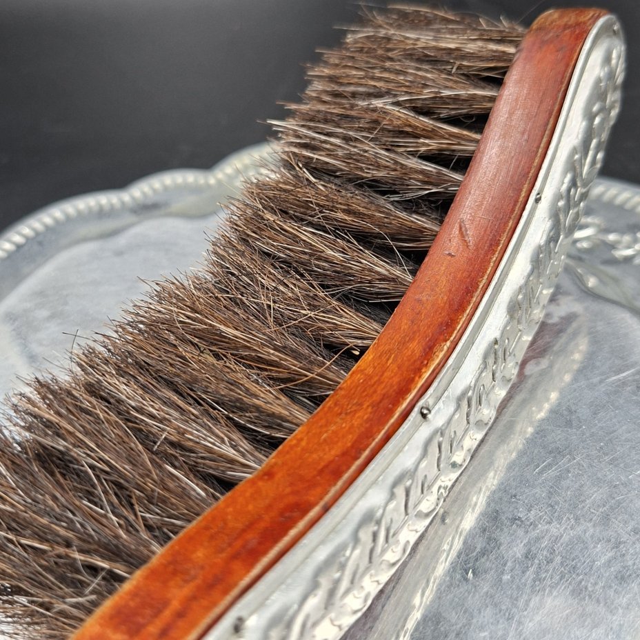 Винтажный набор для уборки крошек со стола (щётка и совочек)