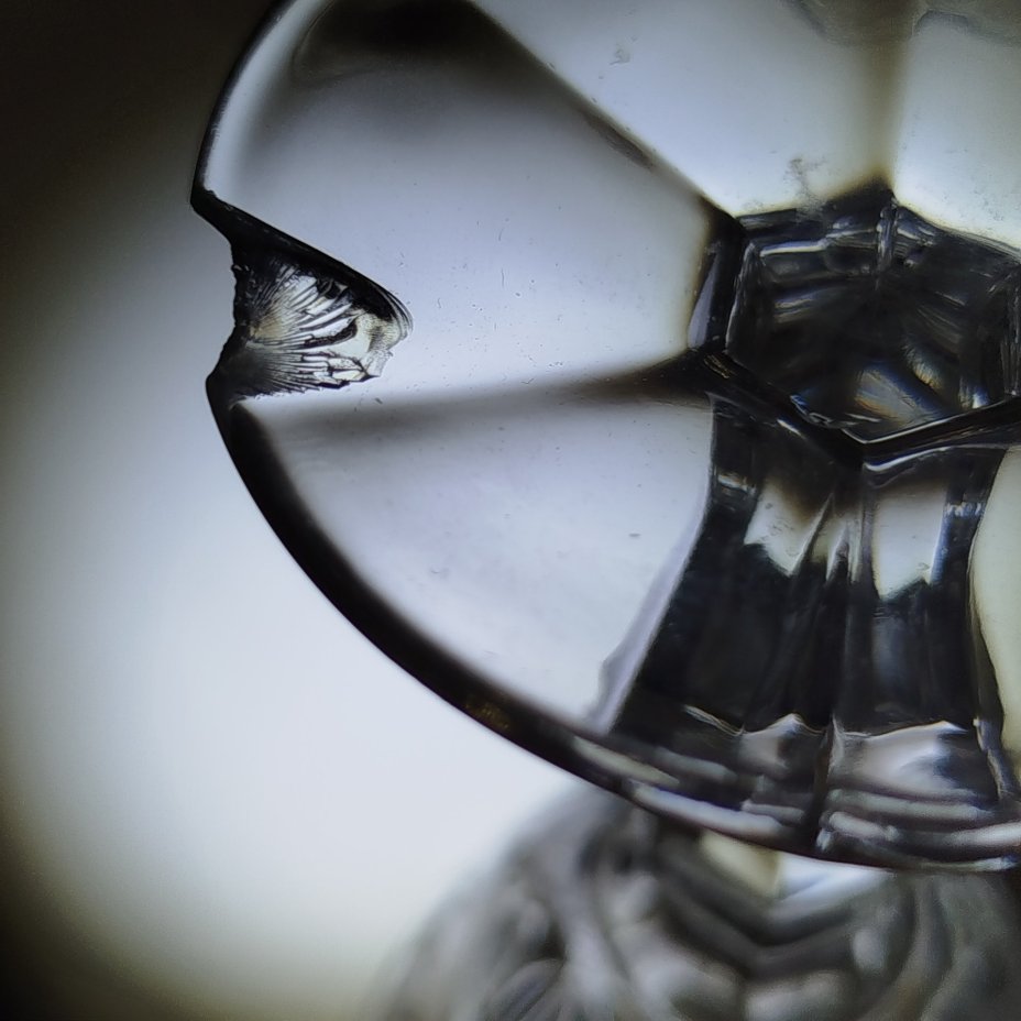 Набор из 4-х бокалов с резным декором