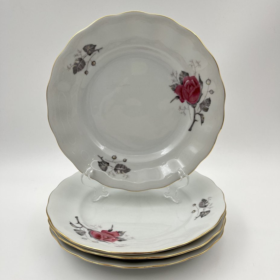 Набор из 4-х десертных тарелок с изображением розы, фарфор, деколь, золочение, Karolina (Фарфоровая мануфактура «Каролина», Польша), Польша, 1980-1990 гг.