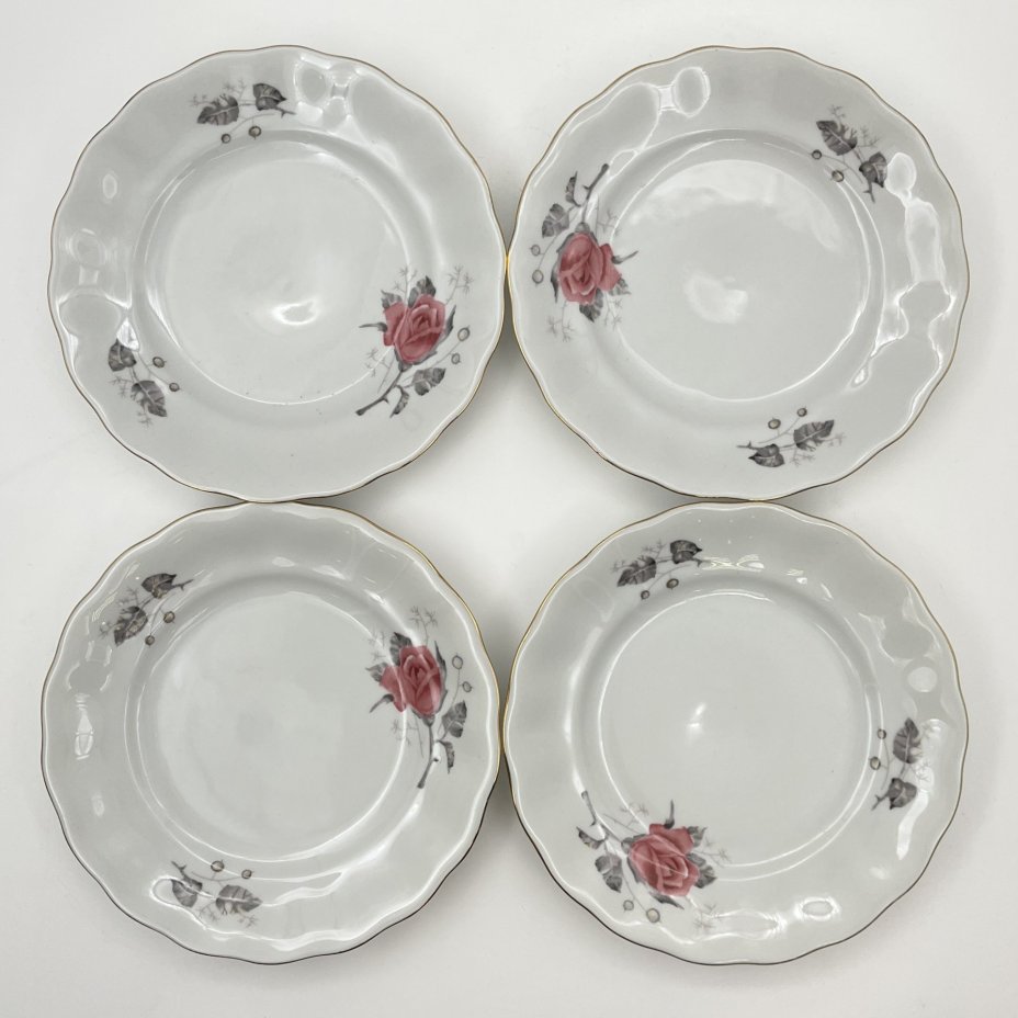 Набор из 4-х десертных тарелок с изображением розы, фарфор, деколь, золочение, Karolina (Фарфоровая мануфактура «Каролина», Польша), Польша, 1980-1990 гг.