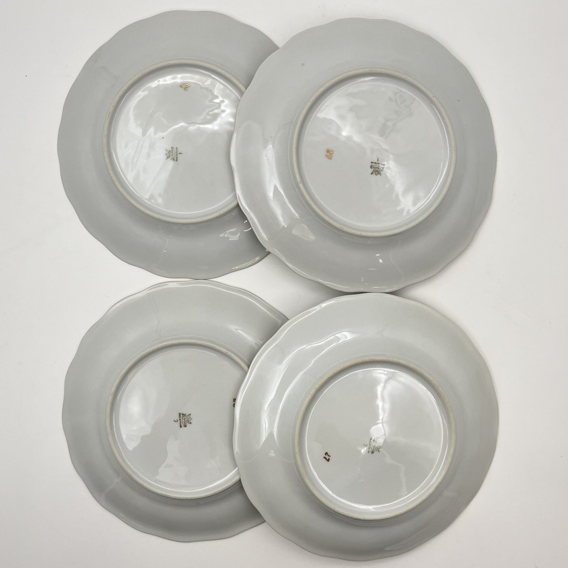 Набор из 4-х десертных тарелок с изображением розы, фарфор, деколь, золочение, Karolina (Фарфоровая мануфактура «Каролина», Польша), Польша, 1980-1990 гг.