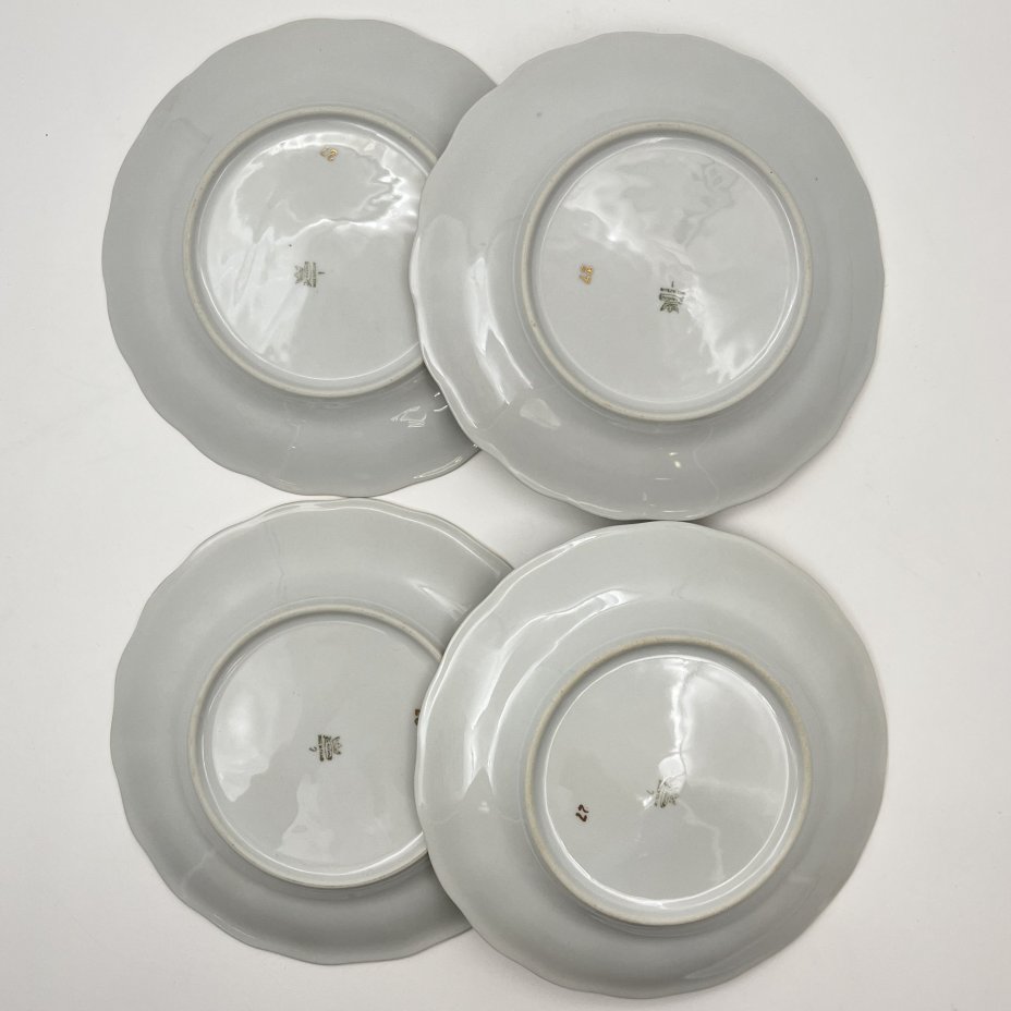 Набор из 4-х десертных тарелок с изображением розы, фарфор, деколь, золочение, Karolina (Фарфоровая мануфактура «Каролина», Польша), Польша, 1980-1990 гг.