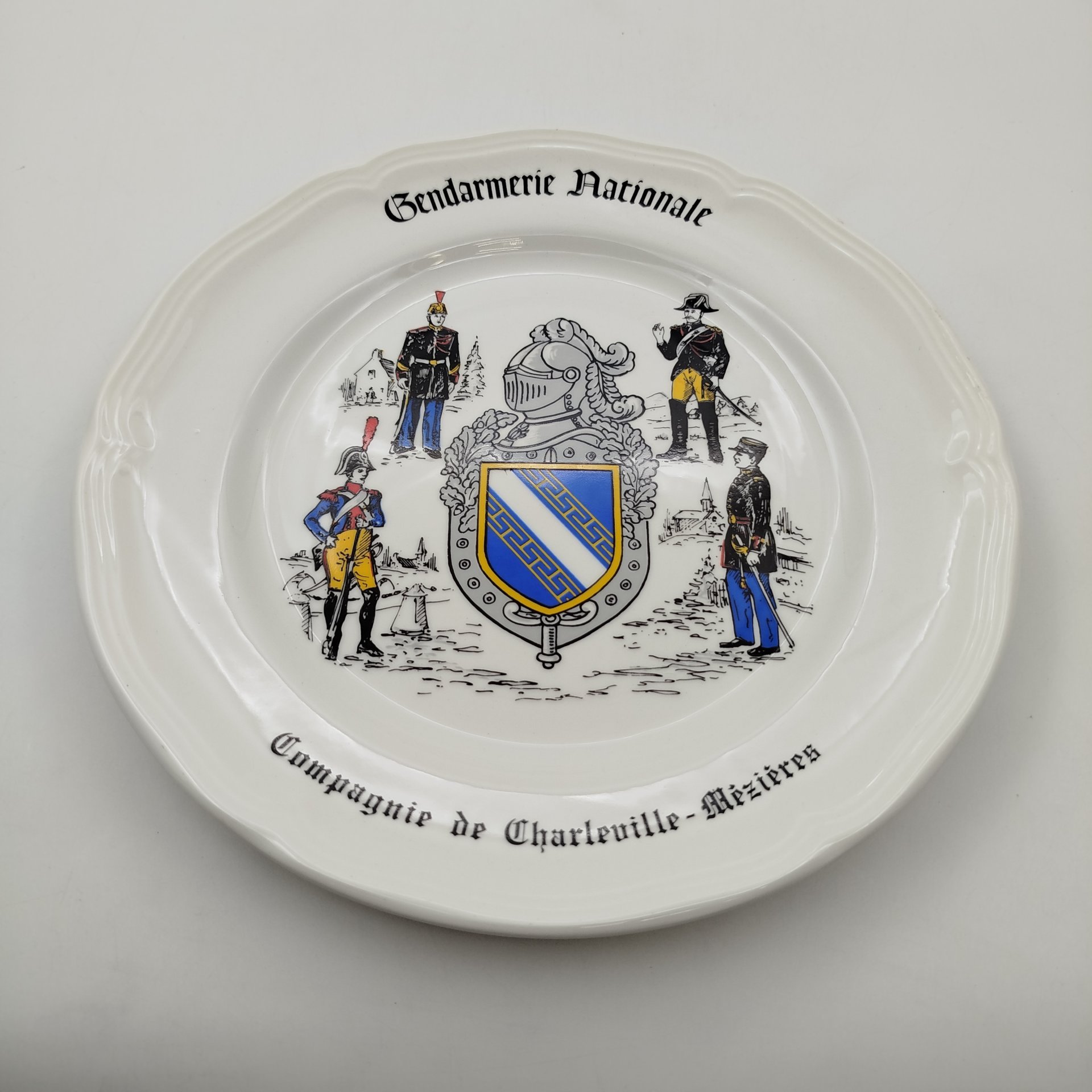 Тарелка декоративная (настенная), "Gendarmerie Nationale"
