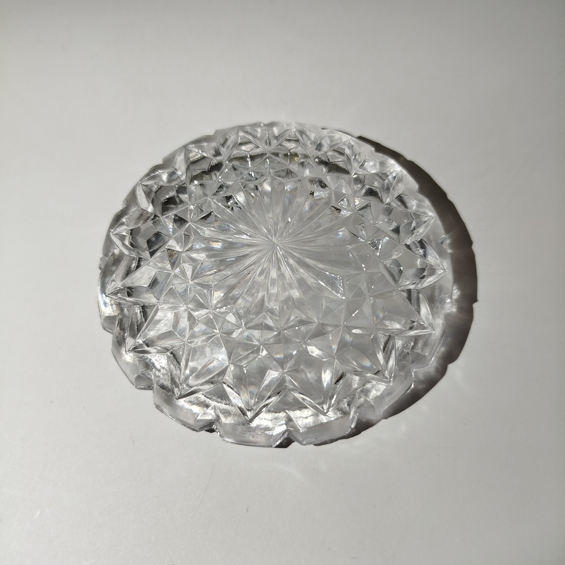 Шкатулка с резным декором, хрусталь, гранение, СССР, 1970-1980 гг.