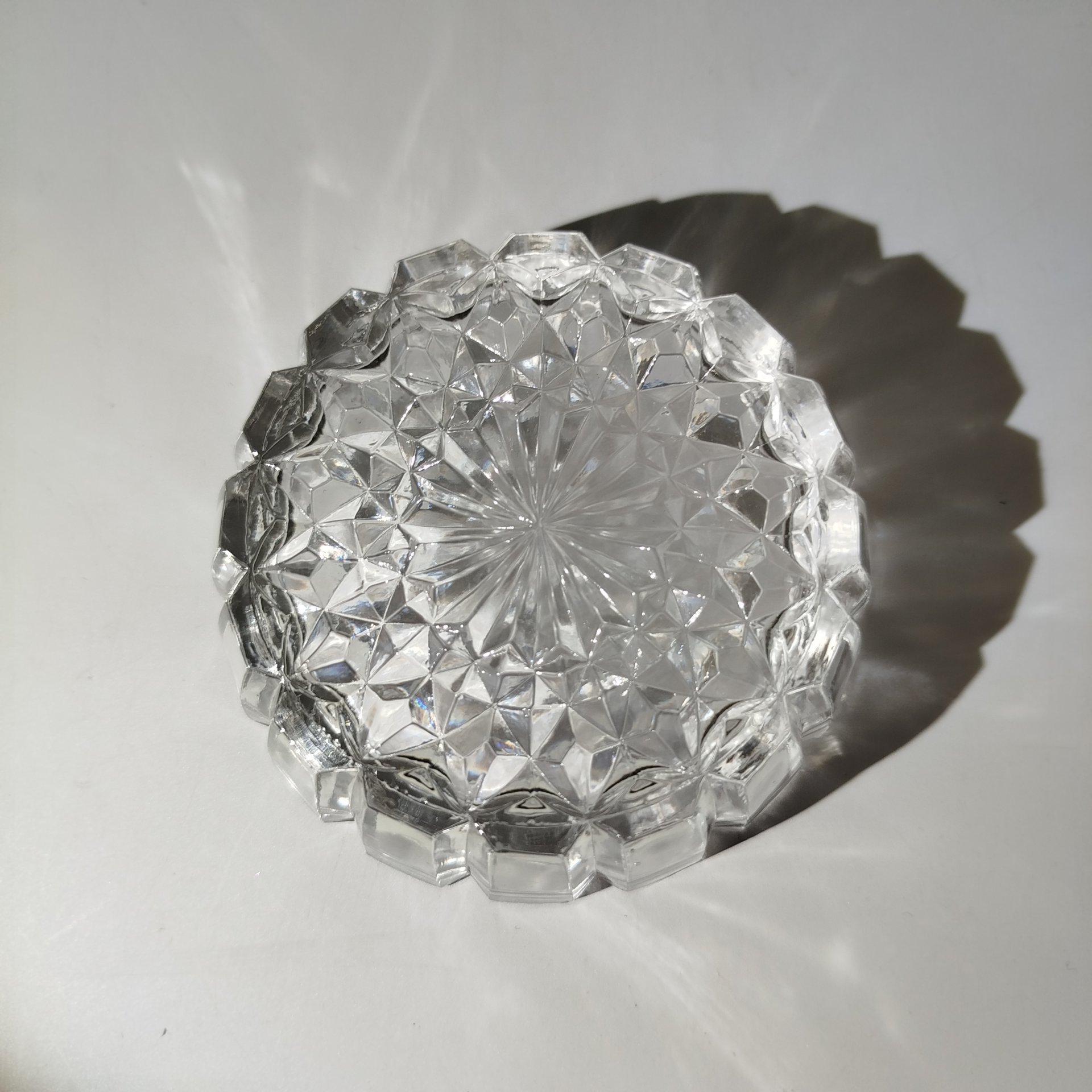 Шкатулка с резным декором, хрусталь, гранение, СССР, 1970-1980 гг.