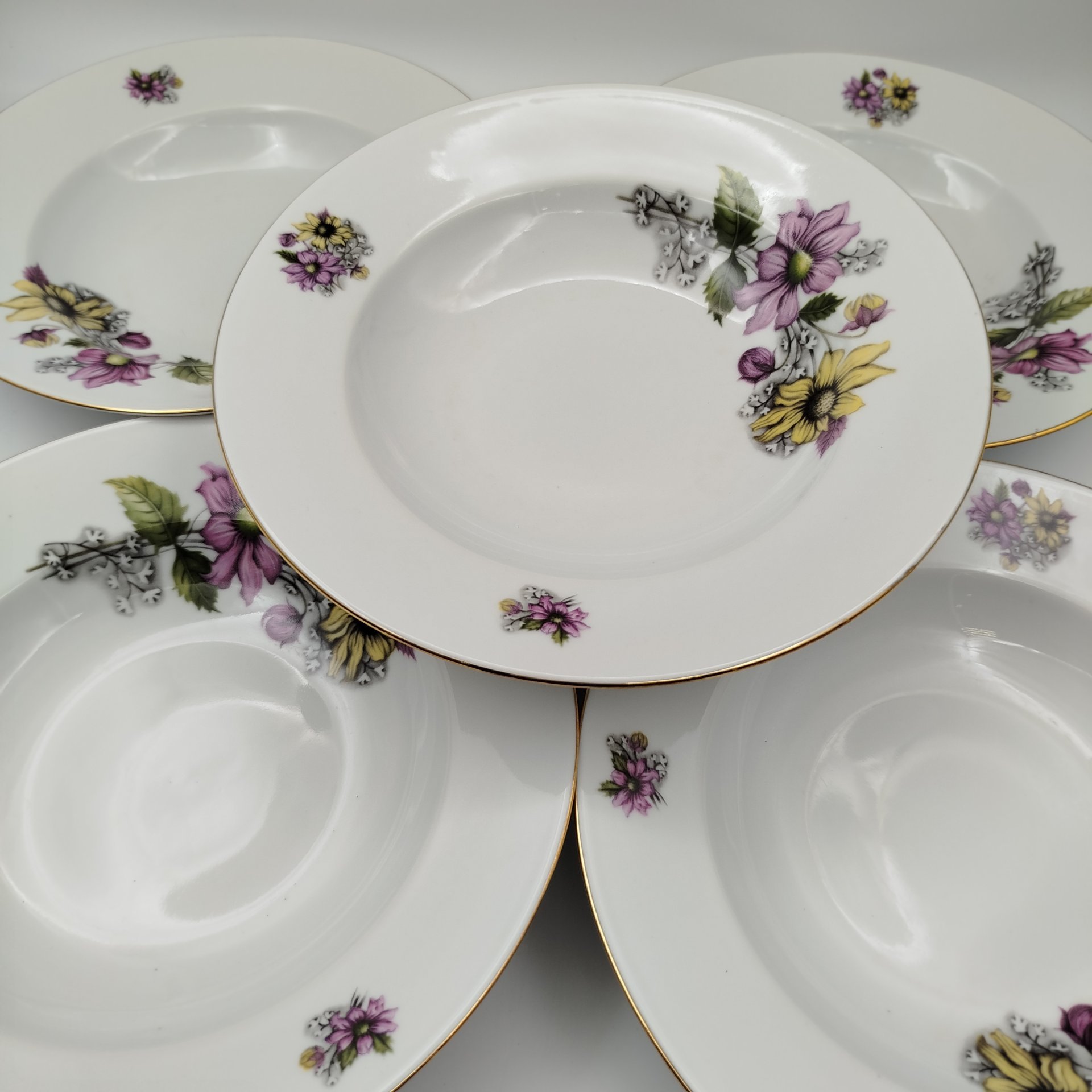 Набор суповых тарелок на 5 персон с изображением цветов, фарфор, деколь, золочение, Thun (Тун), Чехословакия, 1970-1990 гг.