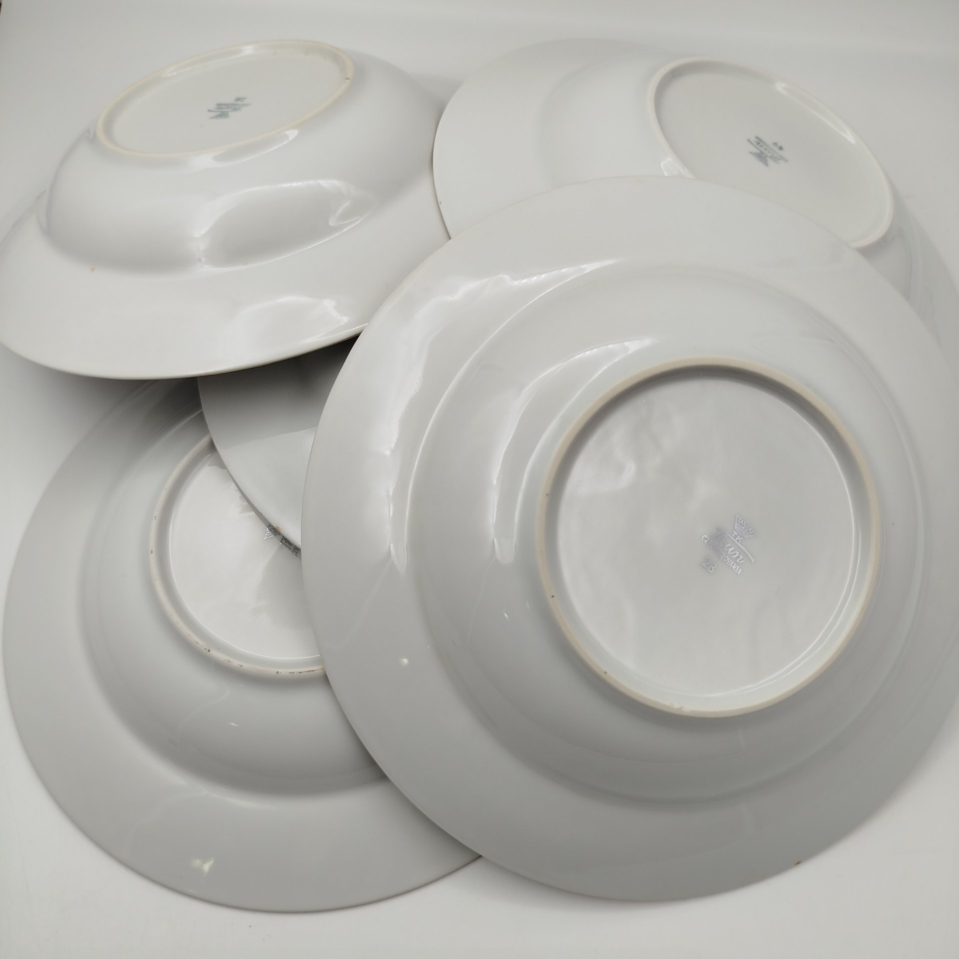 Набор суповых тарелок на 5 персон с изображением цветов, фарфор, деколь, золочение, Thun (Тун), Чехословакия, 1970-1990 гг.