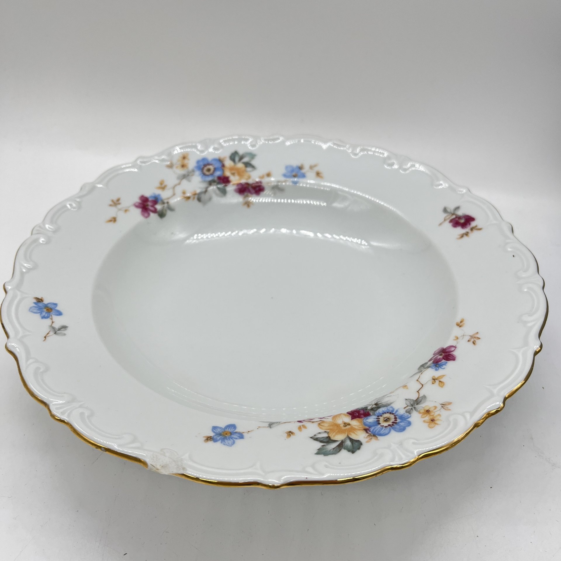 Тарелка обеденная с цветочным декором, фарфор, деколь, золочение, Kahla, СССР, 1930-1950 гг.