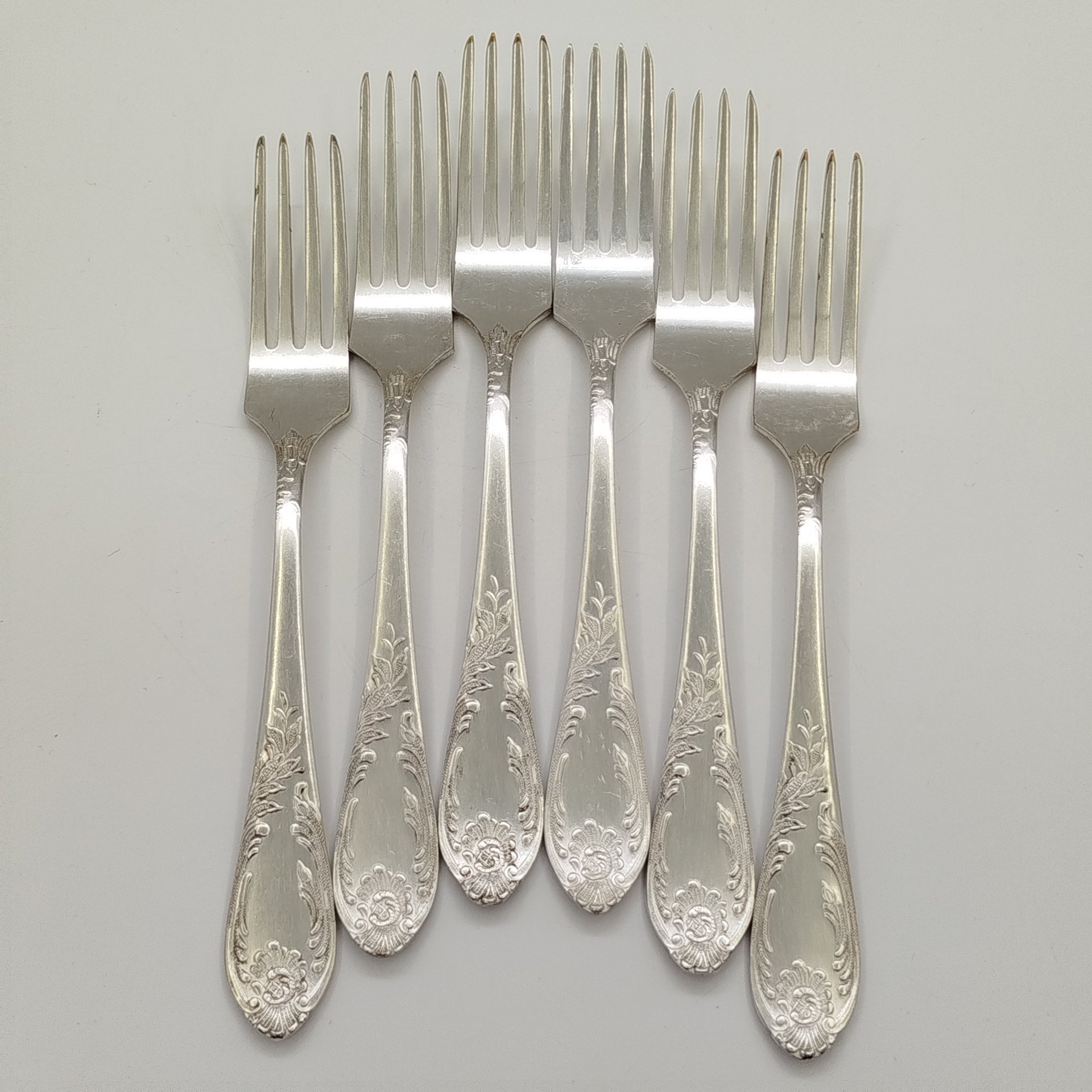 Набор вилок с растительным декором на черенках (6 шт.), мНЦ (медь-никель-цинк), Вольнянский завод столовых приборов им. Шевченко (ЗiШ, ЗиШ), СССР, 1970-1990 гг.