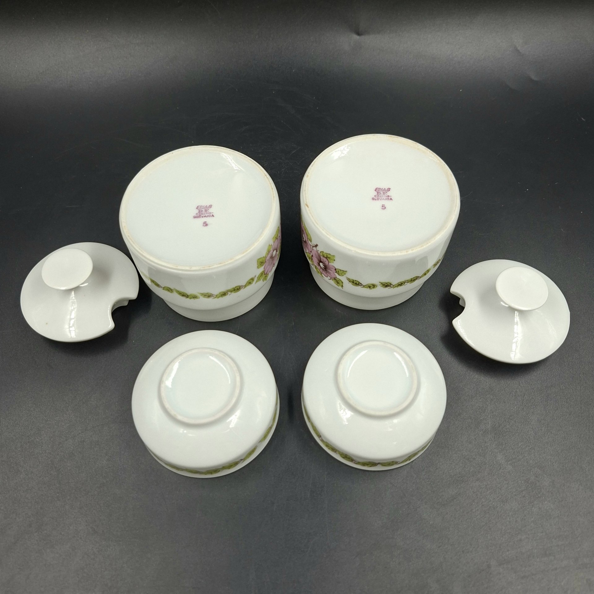 Набор для специй из четырех предметов с цветочным декором в розово-зеленой гамме, фарфор, печать, Epiag Royal Czechoslovakia, Чехословакия, 1970-1990 гг.