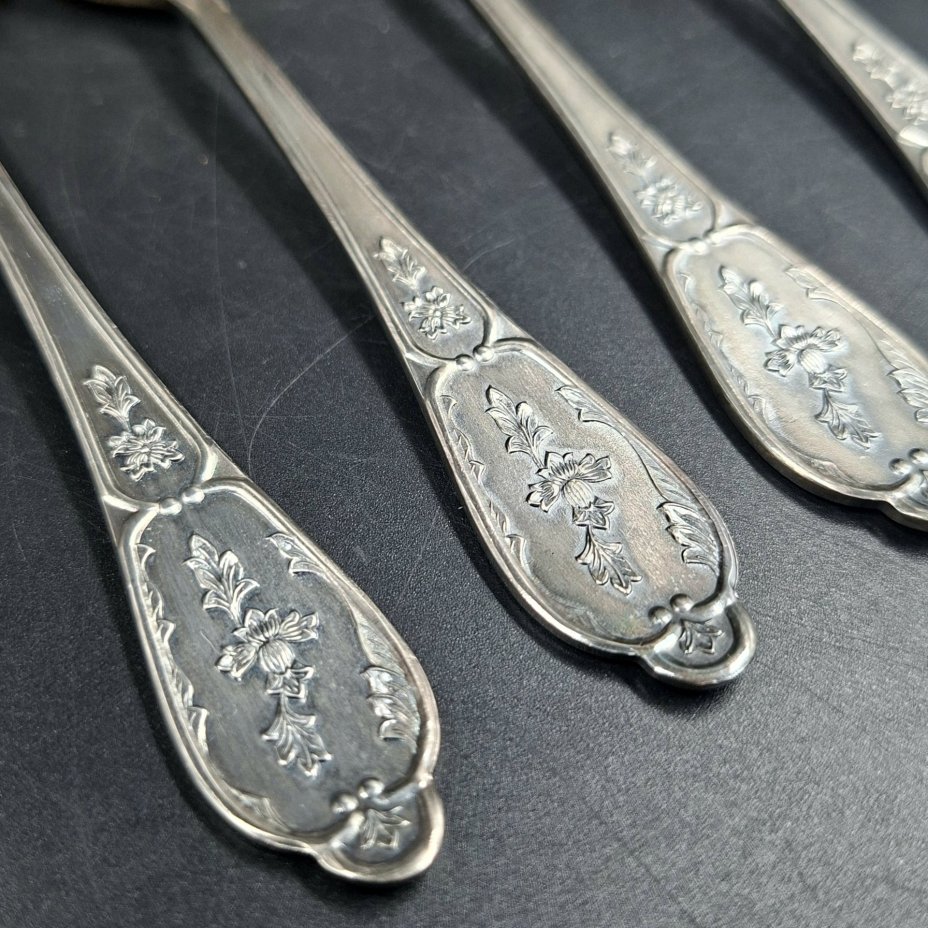 Набор из шести чайных ложек с растительным декором, мНЦ (медь-никель-цинк), золочение, Мстерская художественная фабрика  «Ювелир», СССР, 1980 г.