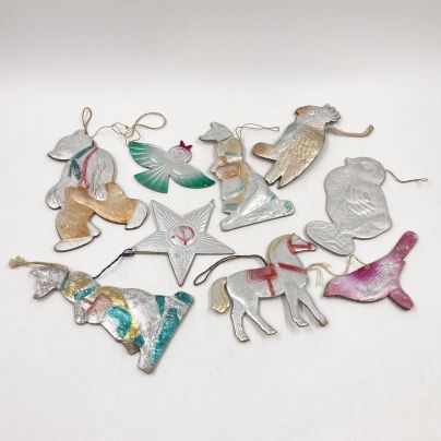 Набор из 9-ти подвесных ёлочных игрушек различных форм (птицы, лисы, звезда, медведь, лошадка), картонаж, аэрография, СССР, 1937-1970 гг.